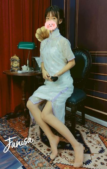 小媳妇看电视剧_BD高清完整电影