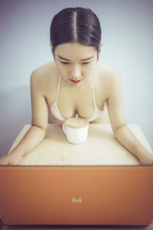 韩国小姐在线_720高清视频观看