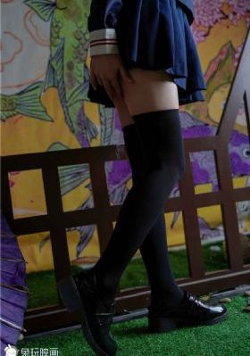 不戴乳罩的丰满已婚妇女2_欧美在线观看