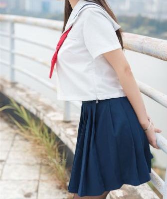 《年轻的女教师2》在线观看_超清高清在线
